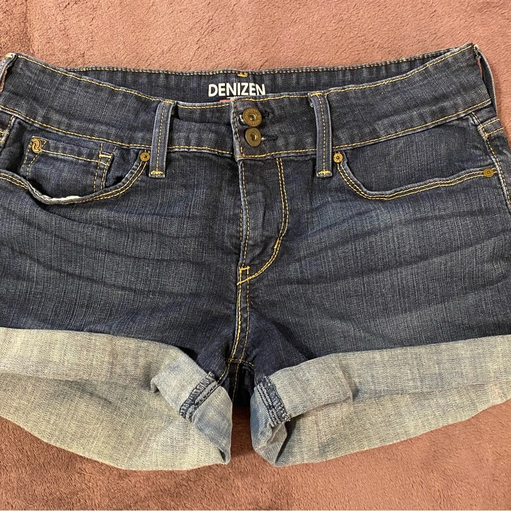 Levi Dark Blue Jean Shorts ☀️